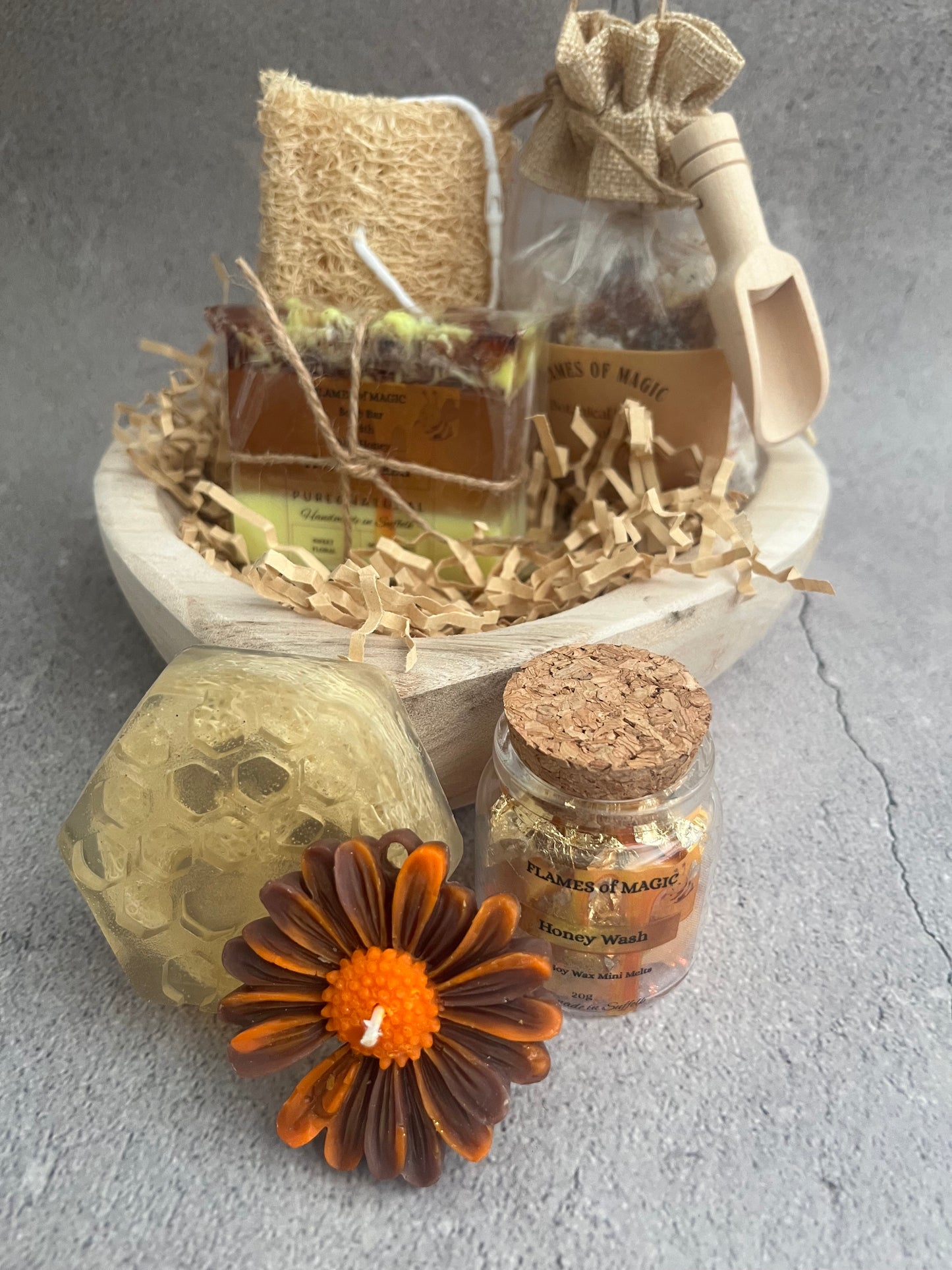 The Golden Glow Luxury Gift Set “Honey Wash “